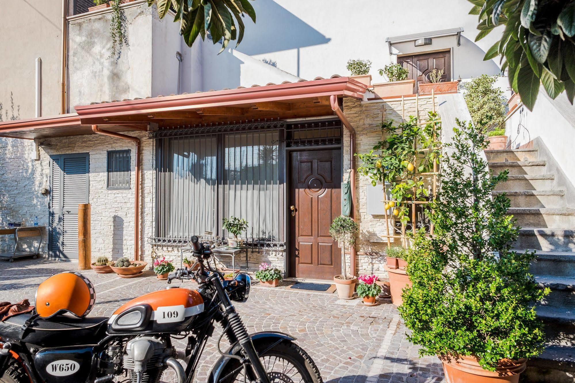B&B La Casa Di Plinio Pompei Exterior photo