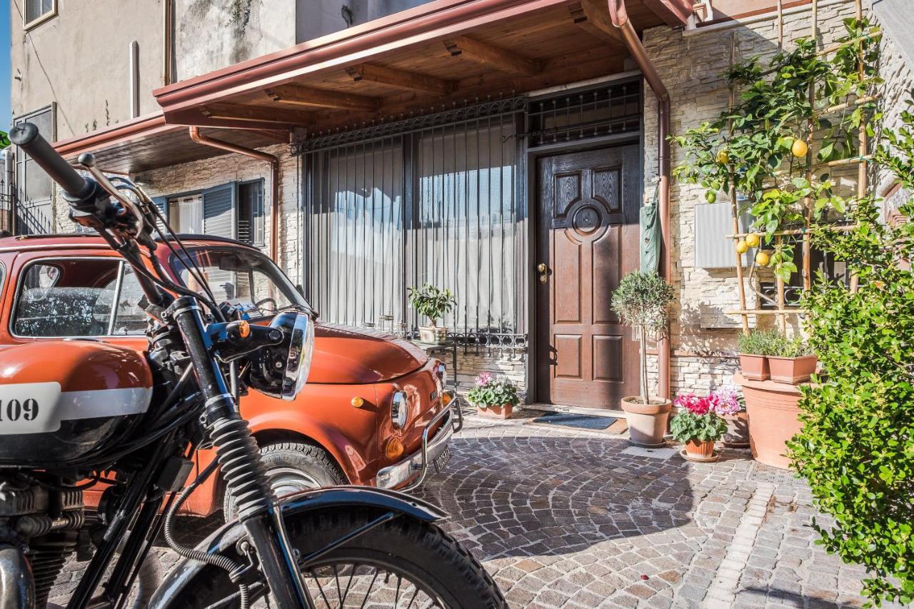 B&B La Casa Di Plinio Pompei Exterior photo