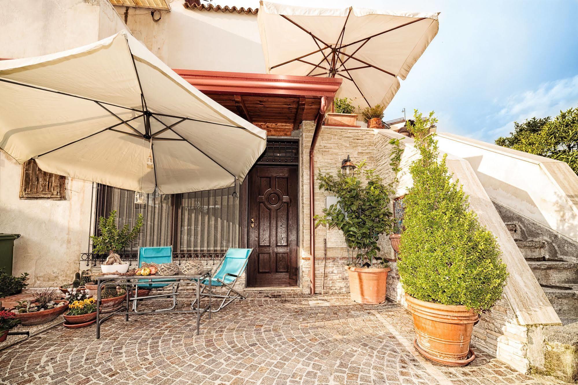 B&B La Casa Di Plinio Pompei Exterior photo